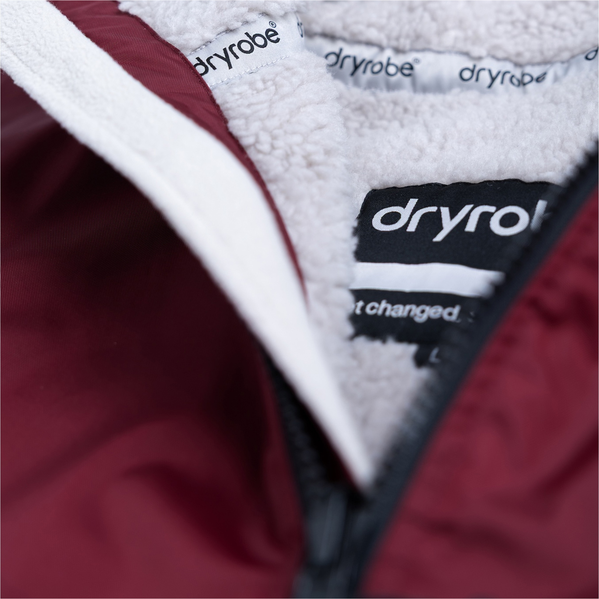 2025 Dryrobe Advance Long Sleeve Changing Robe DALSV3 - Burgundy 2025 Dryrobe Advance Long Sleeve Changing Robe DALSV3 - Burgundy